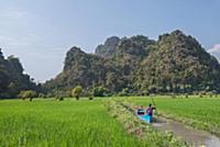 MYANMAR / Kayin State / Hpa-an / Narrow channel th