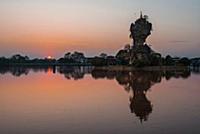 MYANMAR / Kayin State / Hpa-an / Sunset behind Kya