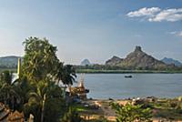 MYANMAR / Kayin State / Hpa-an / Shwe Yin Myaw Pag