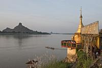 MYANMAR / Kayin State / Hpa-an / Shwe Yin Myaw Pag