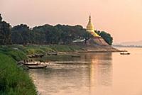 MYANMAR / Mandalay Division / Bagan / Evening mood