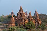 MYANMAR / Mandalay Division / Bagan / Morning ligh