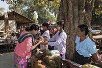 MYANMAR / Mandalay Division / Bagan / Selling swee