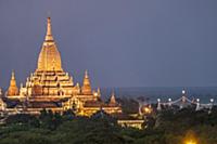 MYANMAR / Mandalay Division / Bagan / Illuminated 