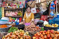 MYANMAR / Mon State / Mawlamyaing / Food sale in t