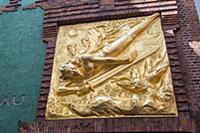 GERMANY / Bremen / 2015 / Gilded bronze bas-relief