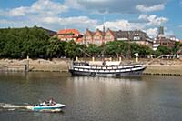 GERMANY / Bremen / 2015 / The popular Weser promen