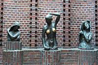 GERMANY / Bremen / 2015 / Three bronze sculptures 