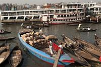 BANGLADESH / Dhaka / 27.10.2009 / Sadarghat port. 