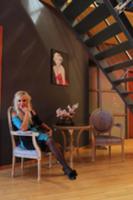 Писательница детективных романов Юлия Шилова позир