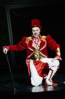 Евгений Аксенов (конферансье Андрей Шпиг). Премьер