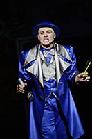 Евгений Аксенов (конферансье Андрей Шпиг). Премьер