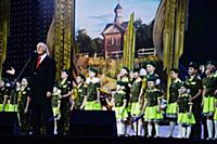 Илья Резник и детский ансамбль «Зеленые фуражки». 