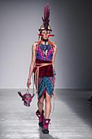 Показ Manish Arora осень/зима 2015. Неделя моды в 