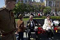 Ветераны в сквере у Большого театра. Москва, Росси
