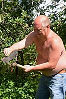 Константин Глушков с семьей на даче в Подмосковье.