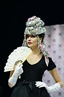 Модный показ. Международная выставка головных убор