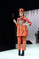 Модный показ. Международная выставка головных убор