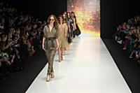 Показ коллекции Юлии Далакян. Mercedes-Benz Fashio