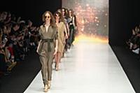 Показ коллекции Юлии Далакян. Mercedes-Benz Fashio