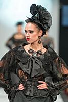 Показ Вячеслава Зайцева. Estet Fashion Week. Росси