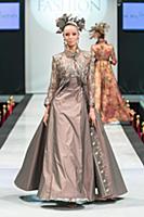 Показ Вячеслава Зайцева. Estet Fashion Week. Росси