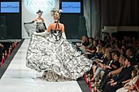 Показ Вячеслава Зайцева. Estet Fashion Week. Росси