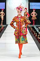 Показ Вячеслава Зайцева. Estet Fashion Week. Росси