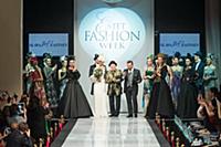 Показ Вячеслава Зайцева. Estet Fashion Week. Росси