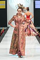 Показ Вячеслава Зайцева. Estet Fashion Week. Росси