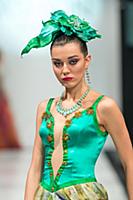 Показ Вячеслава Зайцева. Estet Fashion Week. Росси