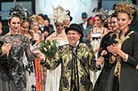 Показ Вячеслава Зайцева. Estet Fashion Week. Росси