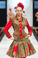 Показ Вячеслава Зайцева. Estet Fashion Week. Росси