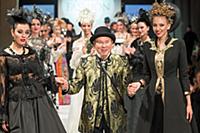 Показ Вячеслава Зайцева. Estet Fashion Week. Росси