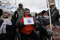 Митингующие. 2 ноября на Суворовской площади состо