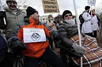 Митингующие. 2 ноября на Суворовской площади состо