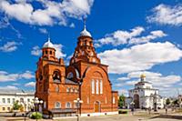 Церковь Троицы живоначальной (красная), Золотые во