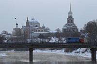 Набережная Тверцы. Виды города Торжок. Россия, Тве