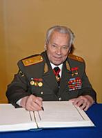 Михаил Тимофеевич Калашников.
