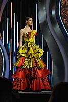 Модель на подиуме. Показ коллекции «haute couture»